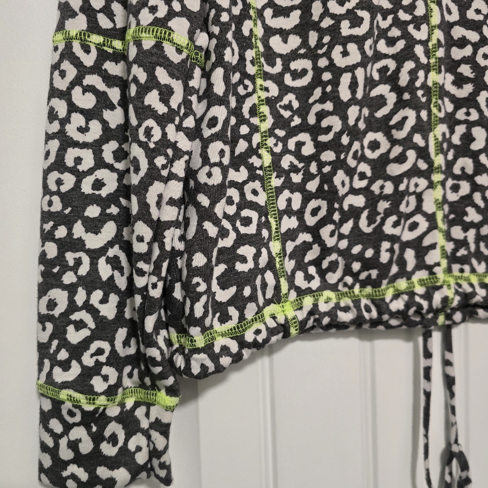 ANTHROPOLOGY X En Elly Gretchen Leopard Pullover - Picture 7 of 8